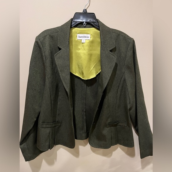 Ladies suit jacket - Picture 6 of 6